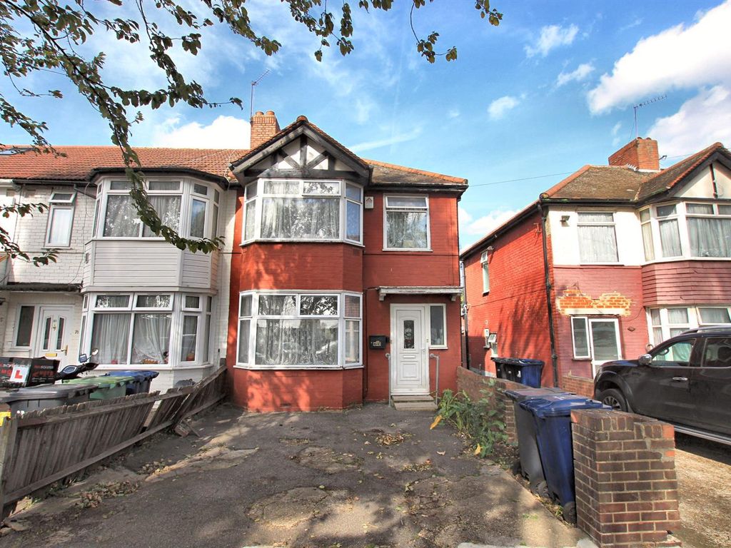 3 bed terraced house for sale in Park Avenue, Southall UB1, £599,950