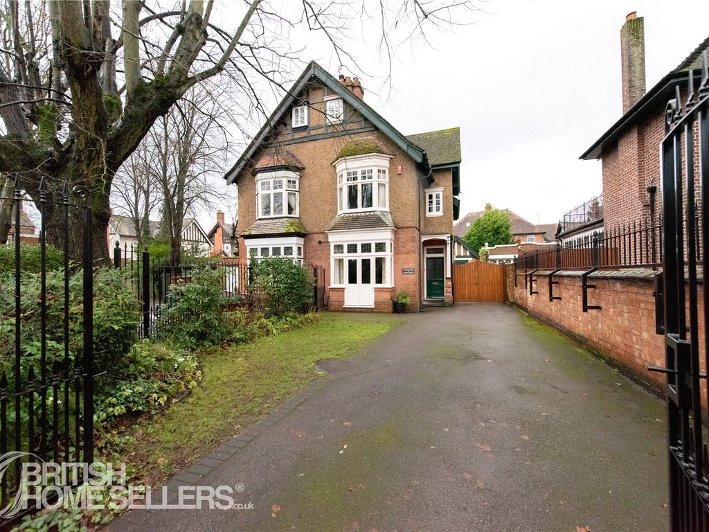 4 bed semidetached house for sale in South Avenue, Coventry, West