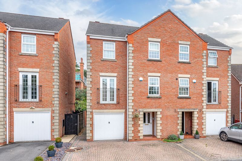4 bed semidetached house for sale in Tower Drive, Woodland Grange