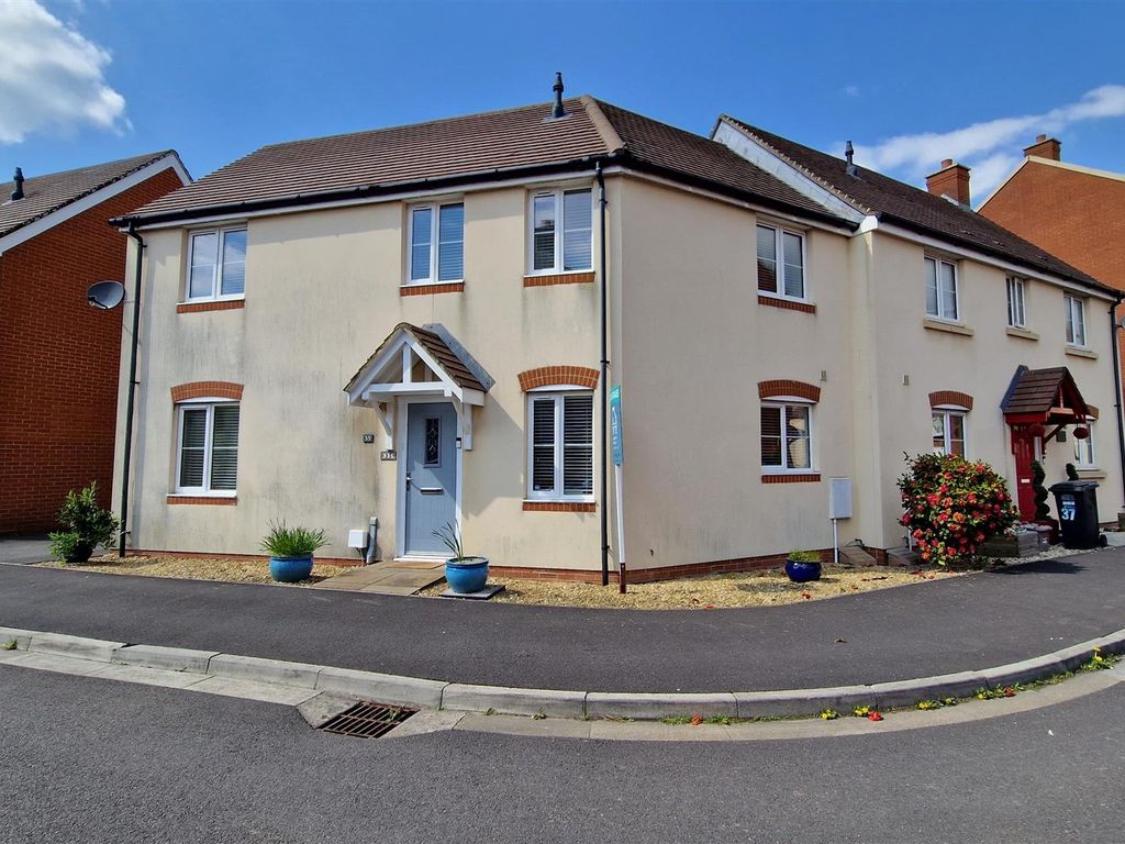 3 bed semidetached house for sale in Birkbeck Chase, West Wick, Weston