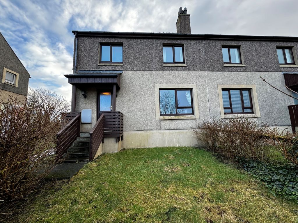 3 bed semidetached house for sale in 8 Drive, Isle Of South