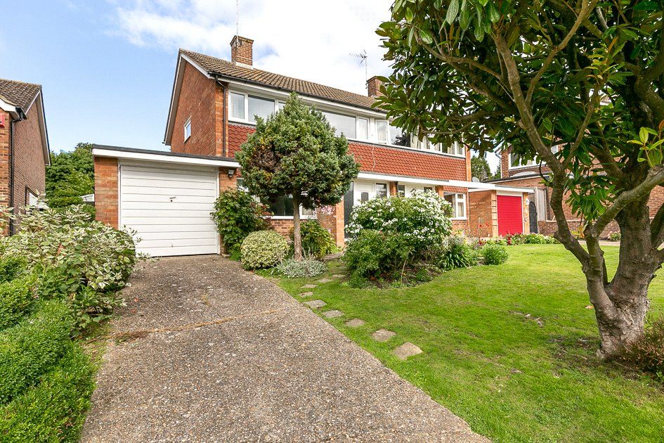 3 bed semidetached house for sale in Kingscote Hill, Gossops Green