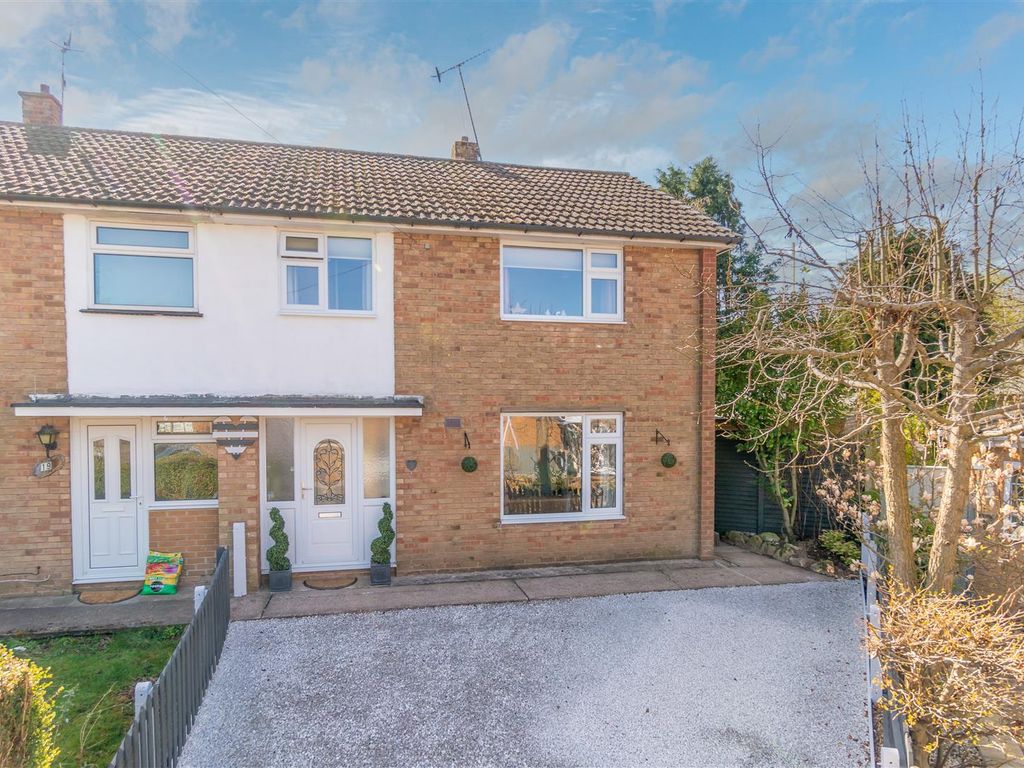 3 bed semidetached house for sale in Flaxendale, Cotgrave, Nottingham