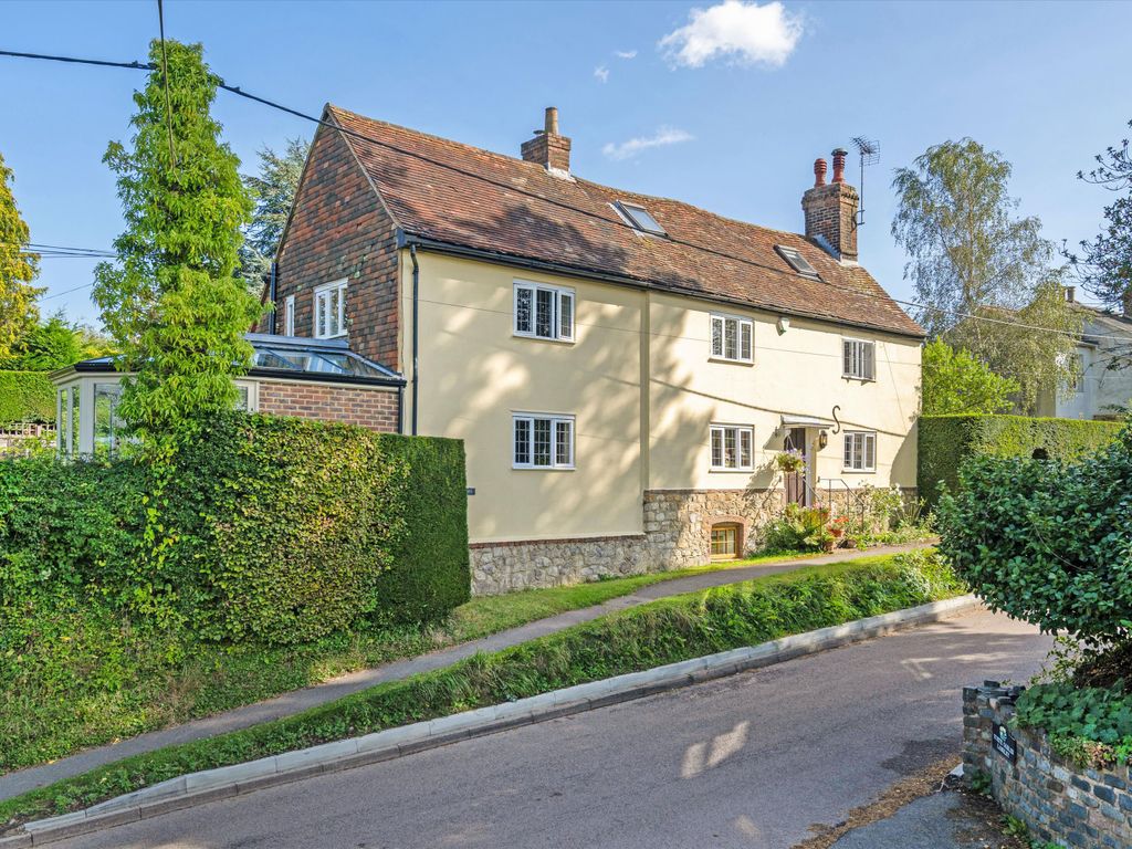 4 bed cottage for sale in Sundridge Road, Ide Hill, Sevenoaks, Kent