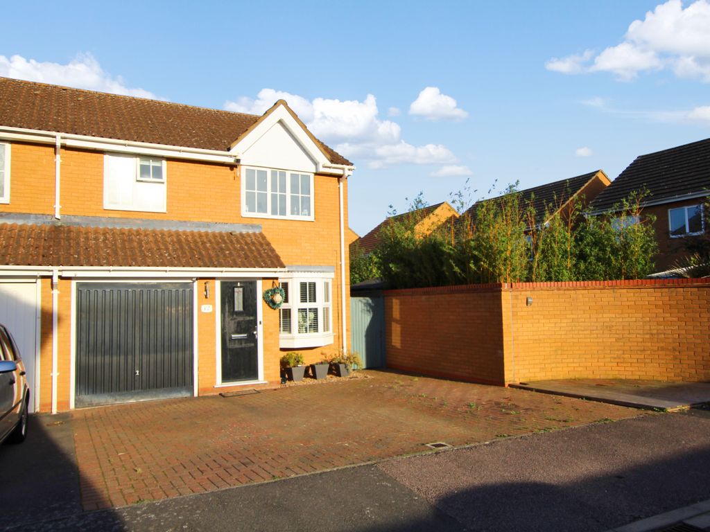 3 bed semidetached house for sale in Carlisle Close, Sandy SG19, £