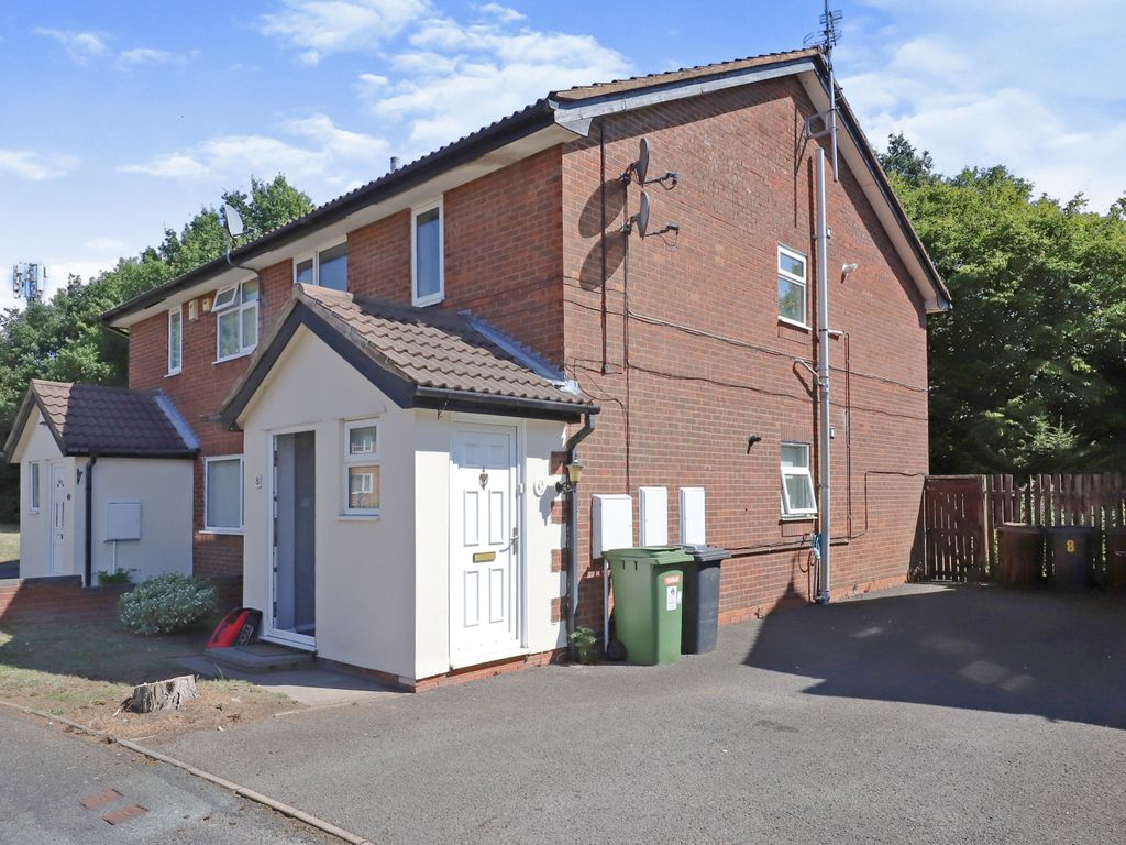 2 bed flat for sale in Tolworth Gardens, Wolverhampton, West Midlands