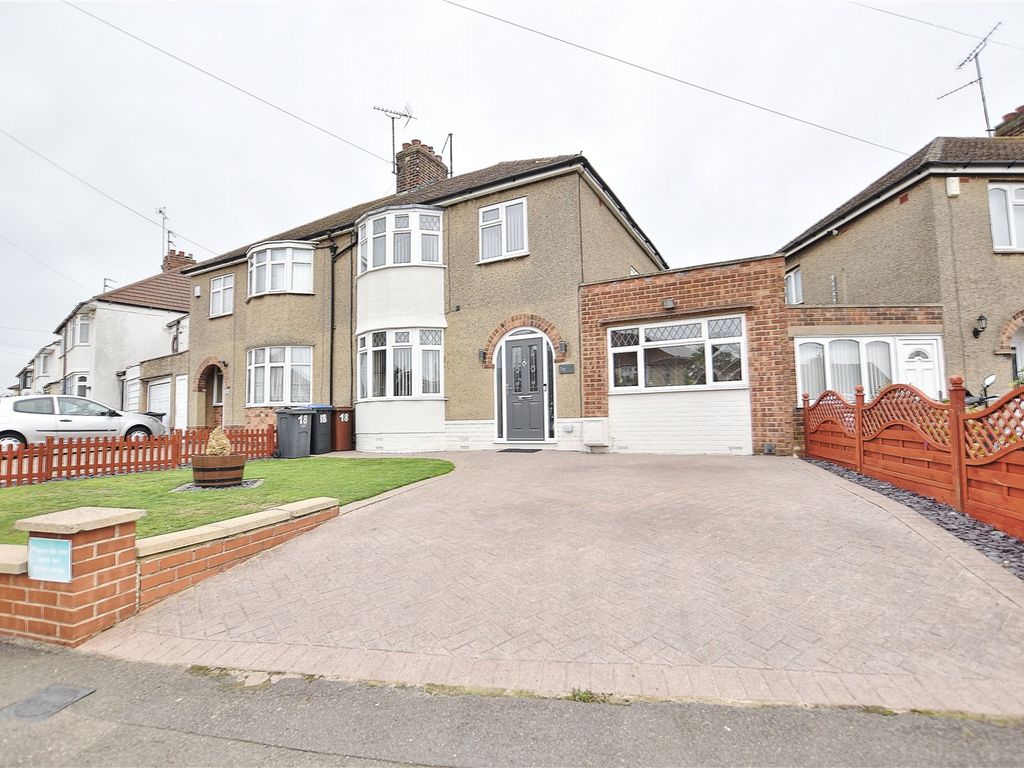 3 bed semidetached house for sale in Greenhills Road, Kingsthorpe