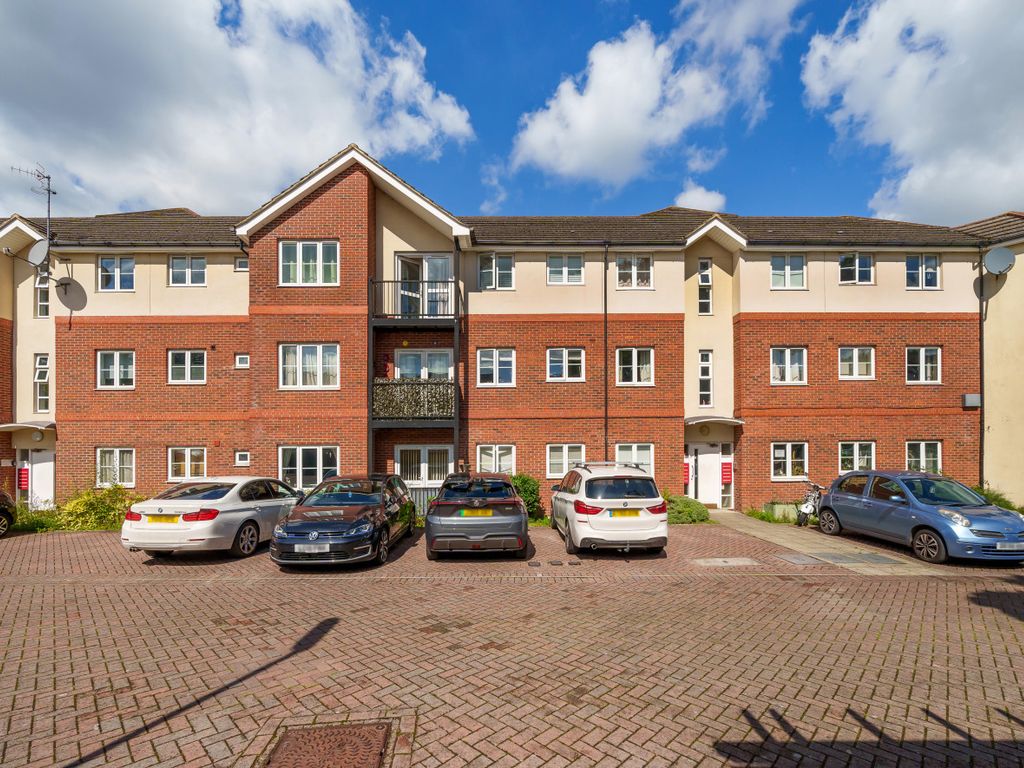 2 bed flat for sale in Guildford, Surrey GU2 Zoopla