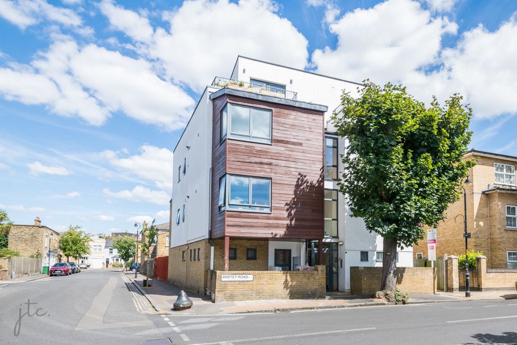 2 bed flat for sale in Sophia Court, 1 Anstey Road, Peckham Rye, London