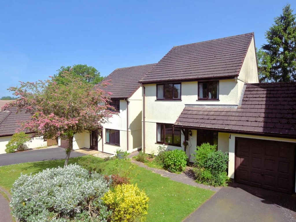 4 bed detached house for sale in Heather Close, Tavistock PL19 Zoopla