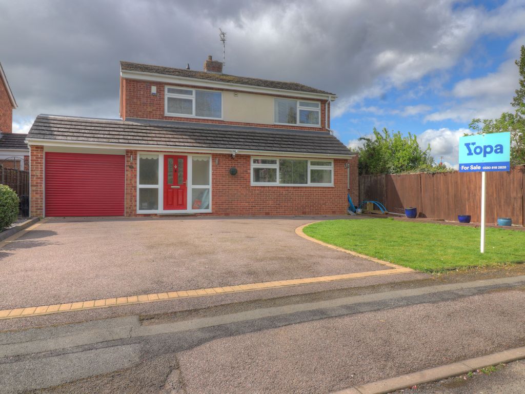 4 bed detached house for sale in Hollies Way, Thurnby Village
