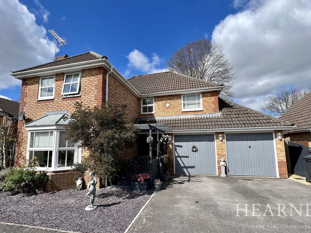 4 bed detached house for sale in Seagrim Road, Throop, Bournemouth BH8