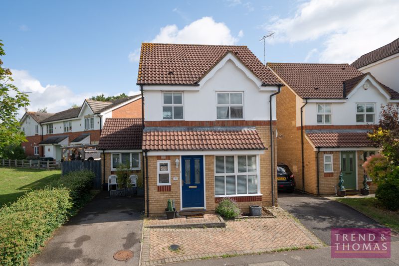 3 bed detached house for sale in Byewaters, Croxley Green WD18, £