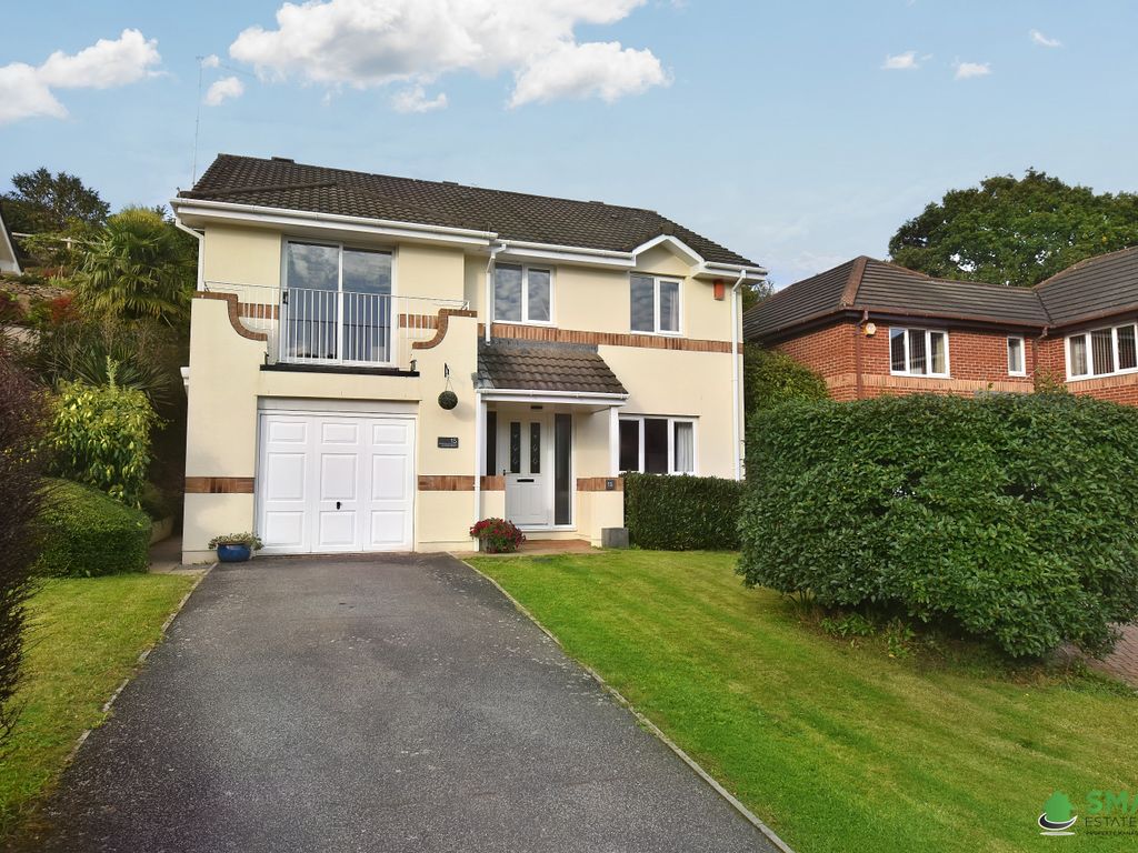 5 bed detached house for sale in St. Peters Mount, Exeter EX4, £550,000