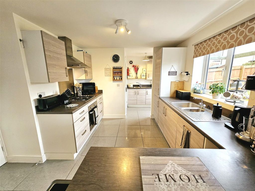4 bed detached house for sale in Reef Close, Warsop, Mansfield NG20
