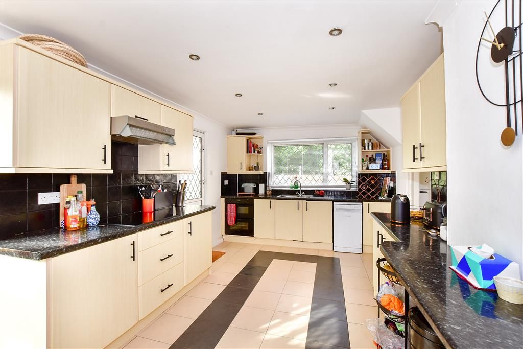 3 bed semidetached house for sale in Oak Ride, Tonbridge, Kent