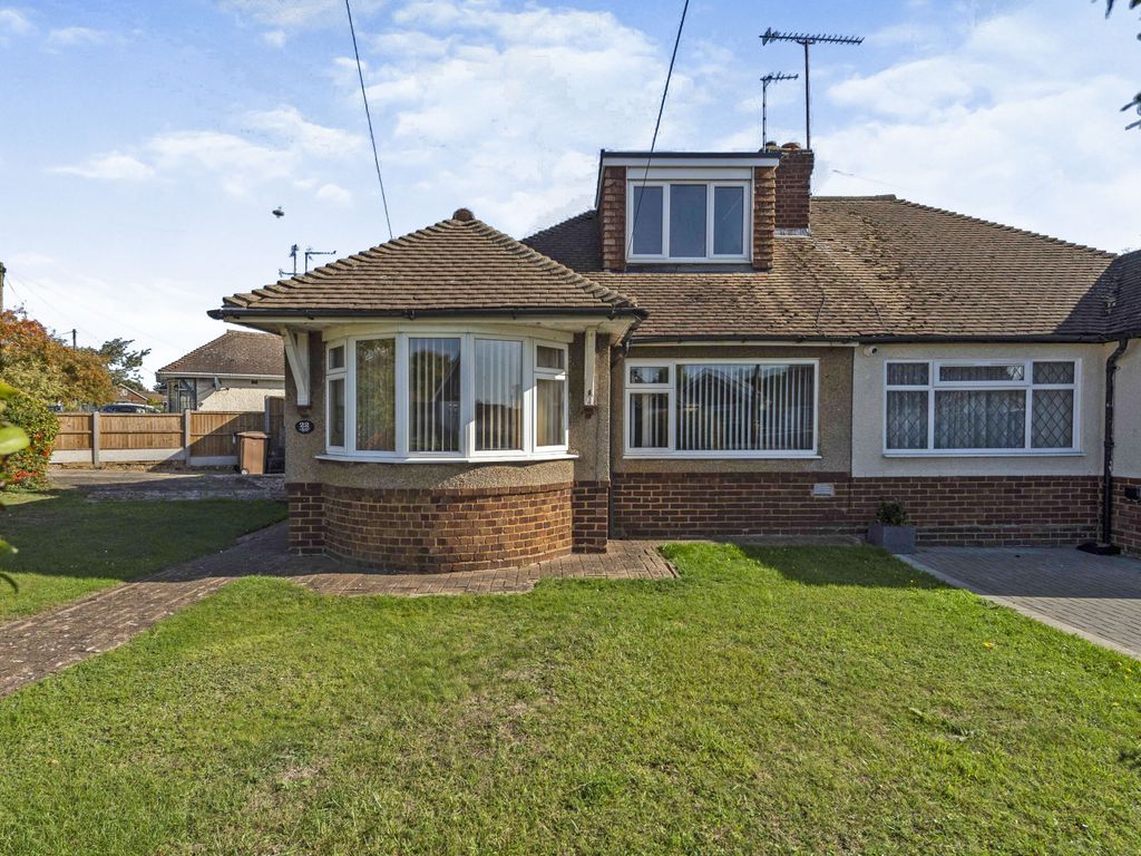 Laburnum Grove, Luton, Bedfordshire LU3  