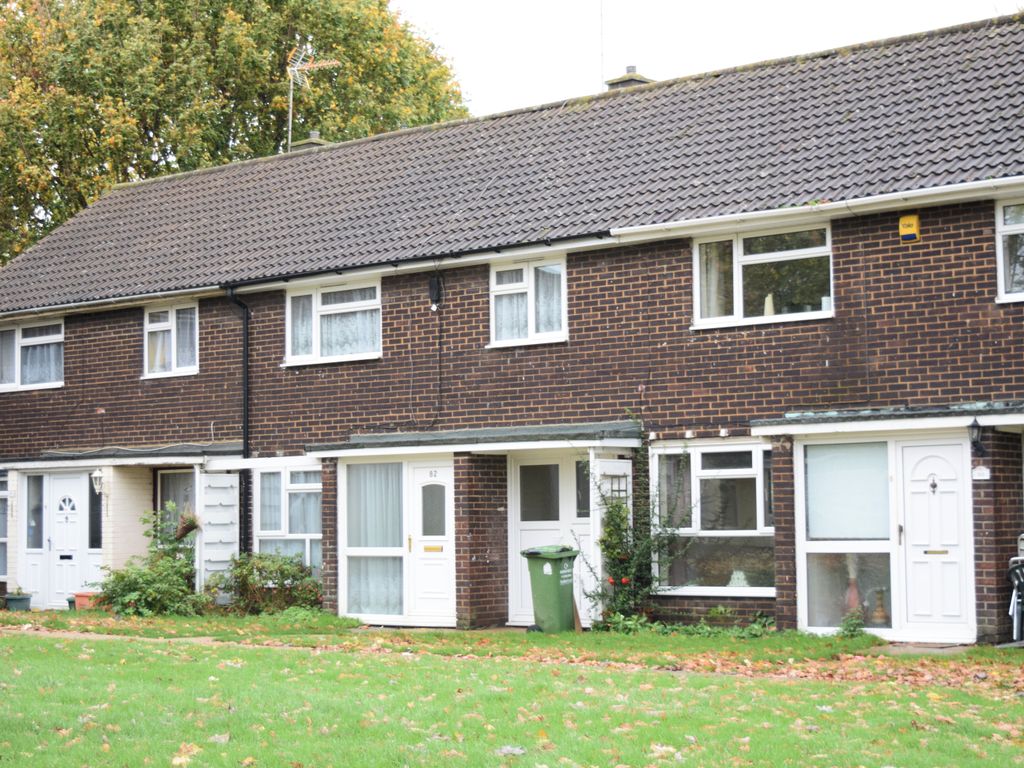 3 bed terraced house to rent in The Hatherley, Basildon SS14, £1,350