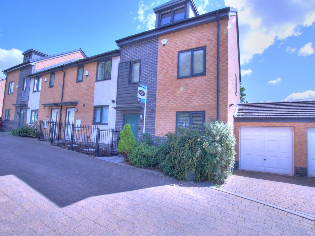3 bed town house for sale in Colwyne Place, Blakelaw, Newcastle Upon