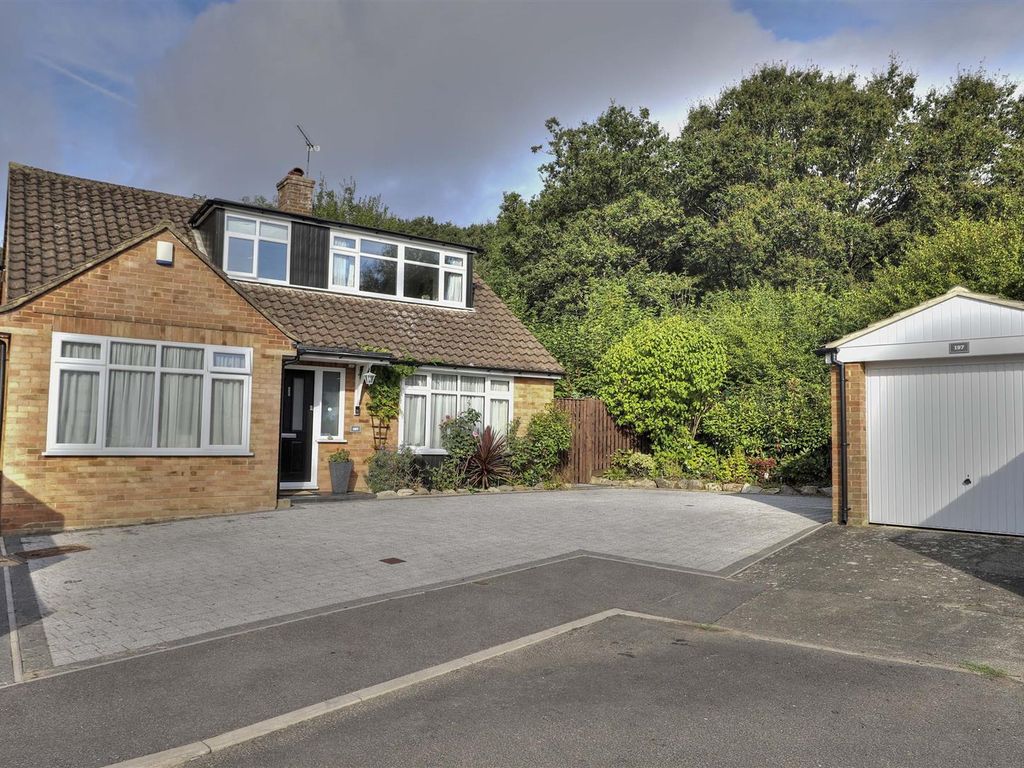 3 bed detached house for sale in Park Avenue, Ruislip HA4 Zoopla