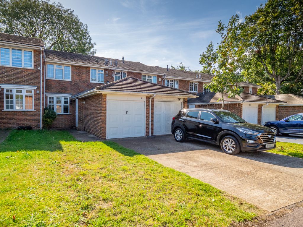 2 bed terraced house for sale in Bawtree Close, Sutton SM2, £500,000