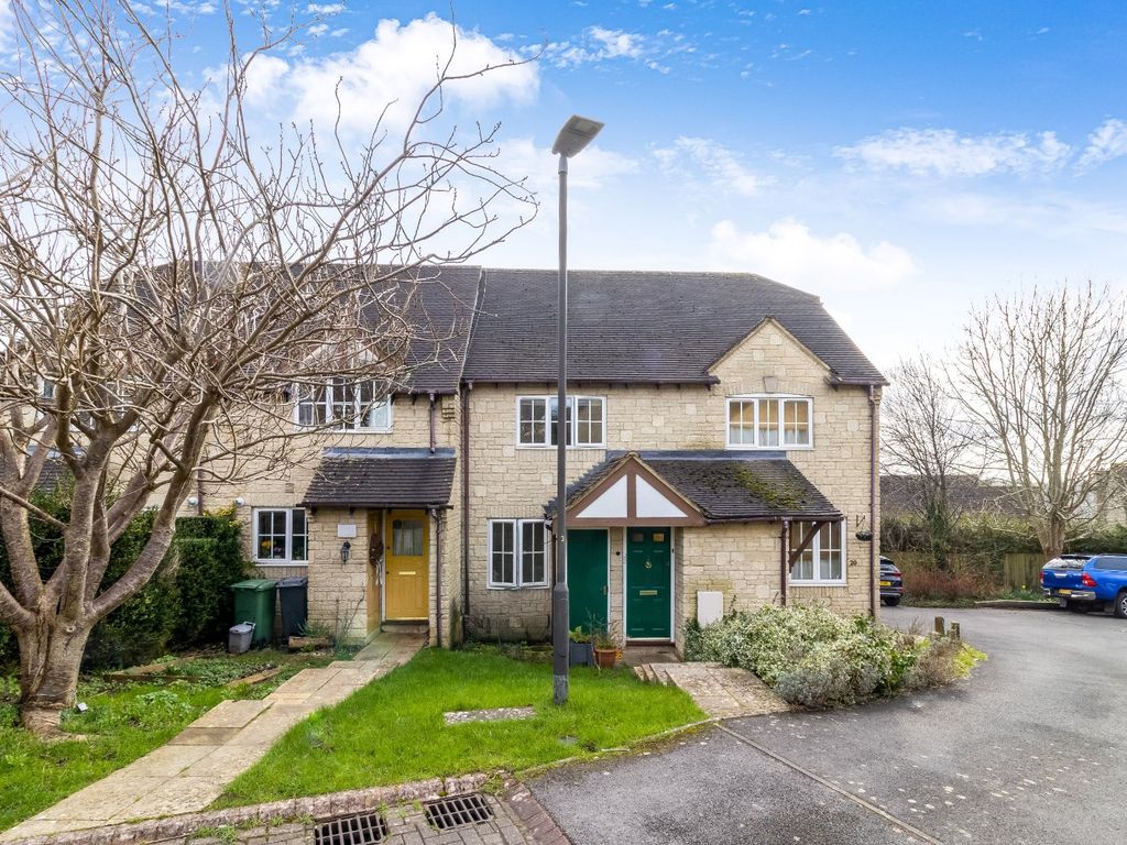 2 bed terraced house for sale in Hawk Close, Chalford, Stroud