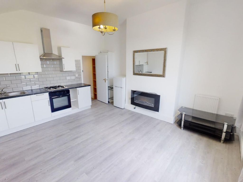 1 bed flat to rent in Railway Road, Urmston, Manchester M41 Zoopla