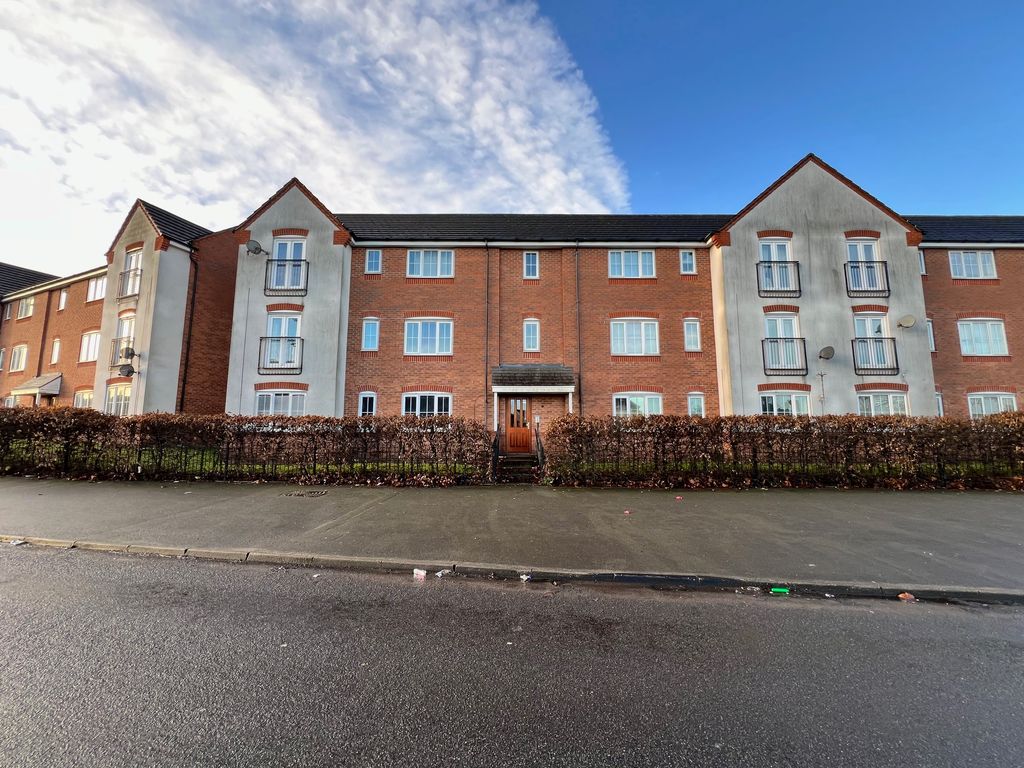 2 bed flat to rent in Walker Road, Walsall WS3, £750 pcm Zoopla