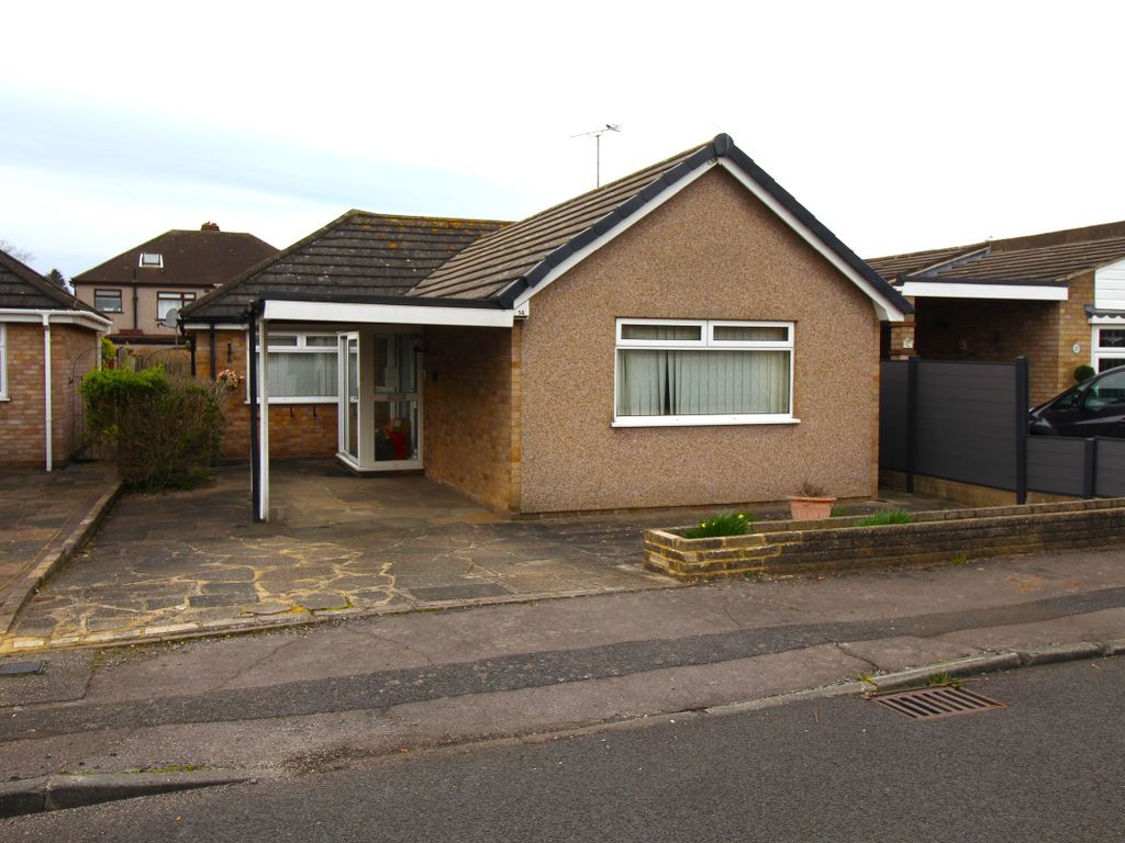 2 bed bungalow for sale in Elder Way, Rainham RM13, £365,000 Zoopla