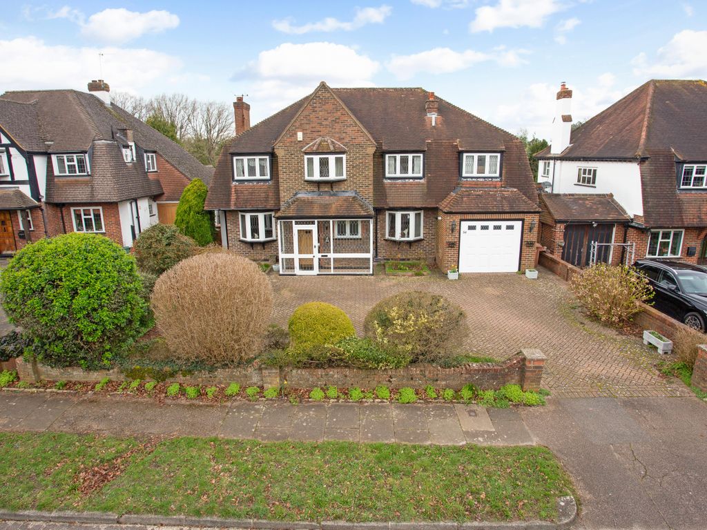 4 bed detached house for sale in Downs Wood, Epsom KT18, £1,150,000