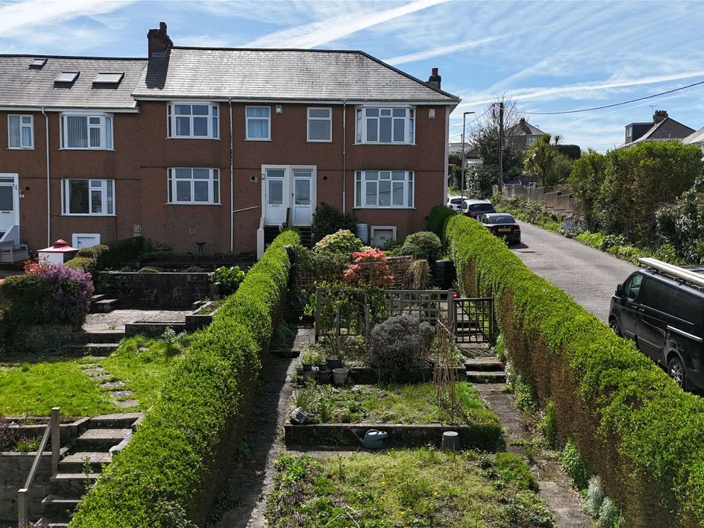 3 bed end terrace house for sale in Longview Terrace, Higher Compton