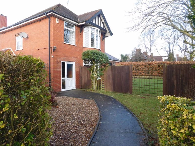 3 bed detached house to rent in Sutton Road, KirkbyInAshfield, Nottingham NG17, £1,050 pcm