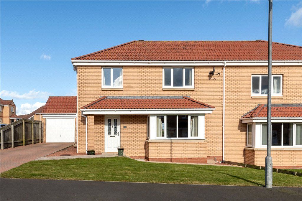 3 bed semidetached house for sale in Meadow Grange, BerwickUponTweed