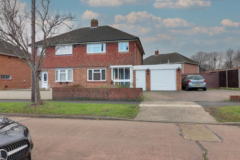 3 bed semidetached house to rent in Prinsted Crescent, Farlington