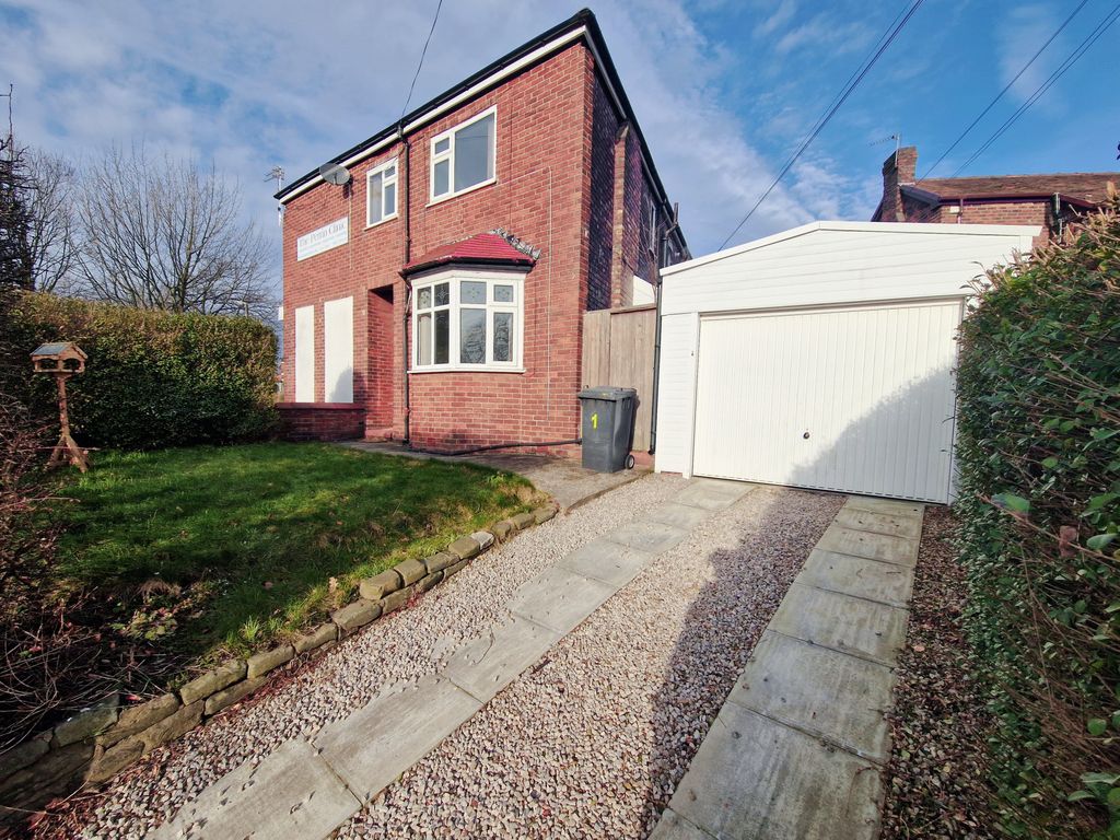 3 bed semidetached house to rent in Bent Lane, Prestwich, Manchester