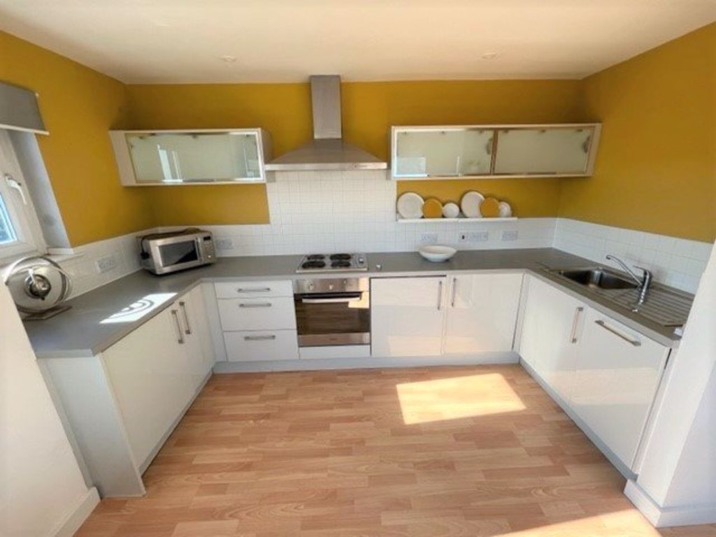 3 bed flat to rent in Lakeside Rise, Blackley M9 Zoopla