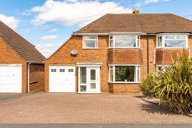 3 bed semidetached house for sale in Bassnage Road, Halesowen, West
