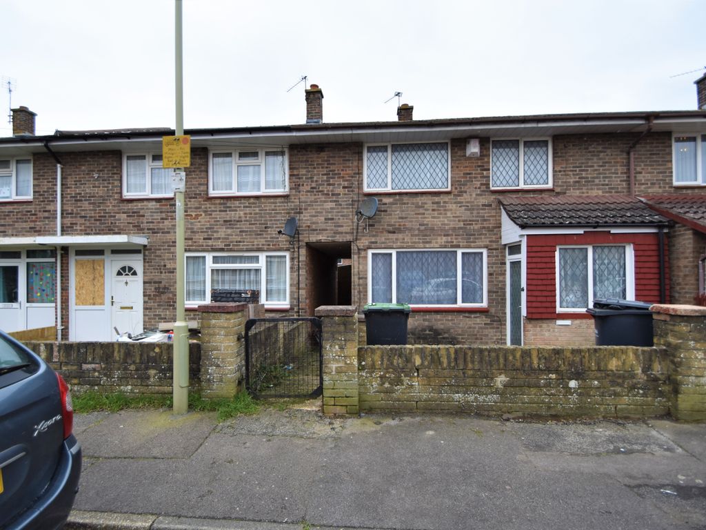 3 bed terraced house to rent in Nursling Crescent, Havant, Hampshire