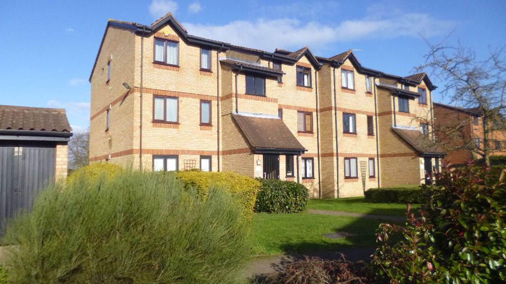 2 bed flat for sale in Courtlands Close, Watford WD24, £240,000 Zoopla
