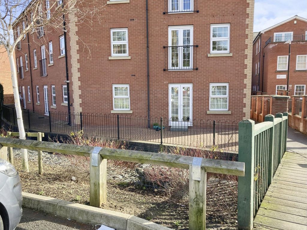 1 bed flat for sale in 16 Worcester Road, Bromsgrove B61 Zoopla
