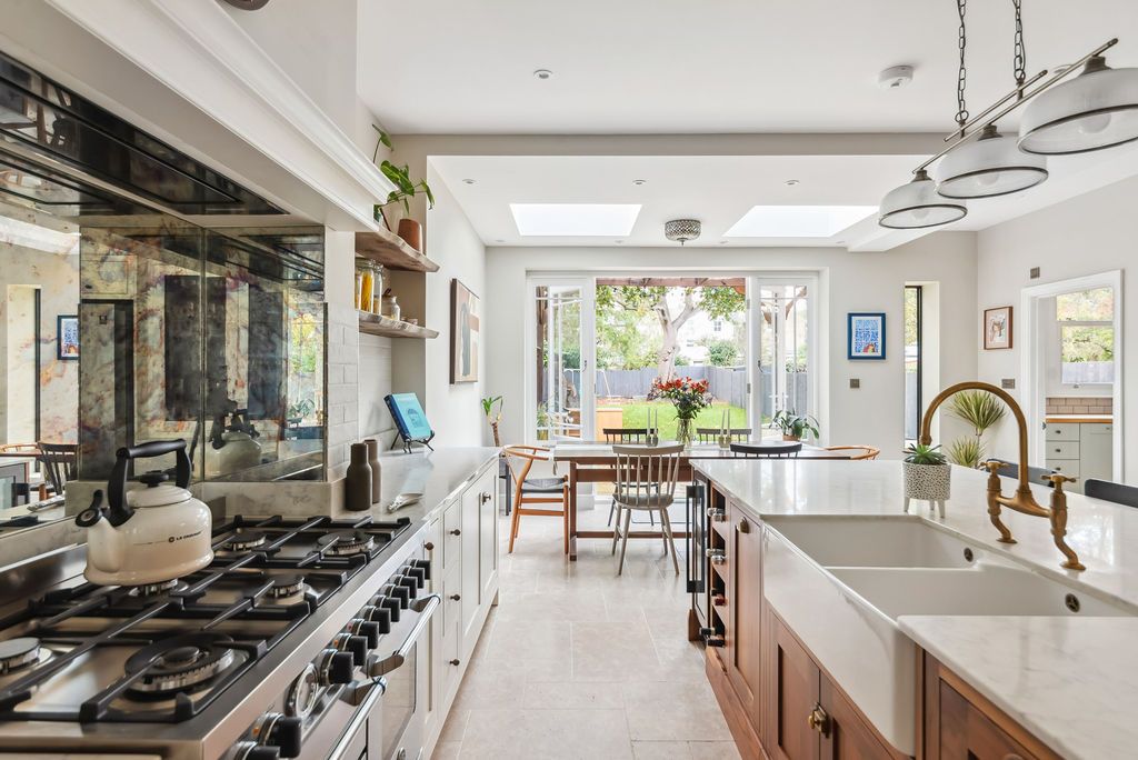 4 bed semidetached house for sale in Wood Vale, London SE23, £