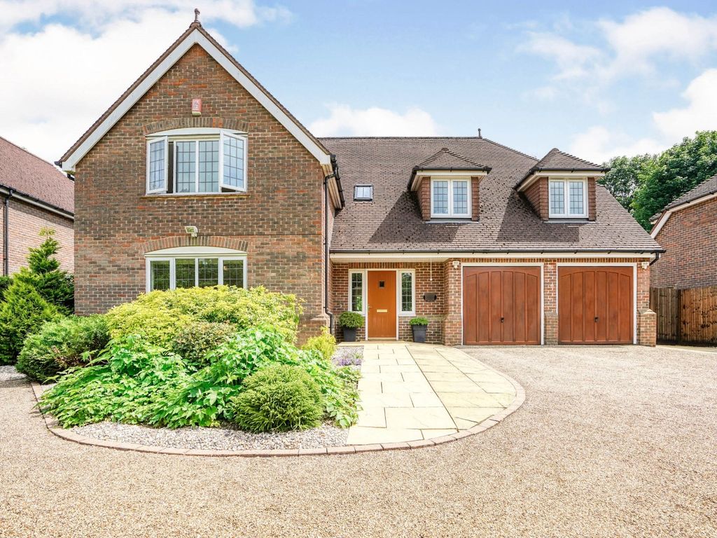 5 bed detached house for sale in Oakengate Wood, Tadworth, Surrey KT20