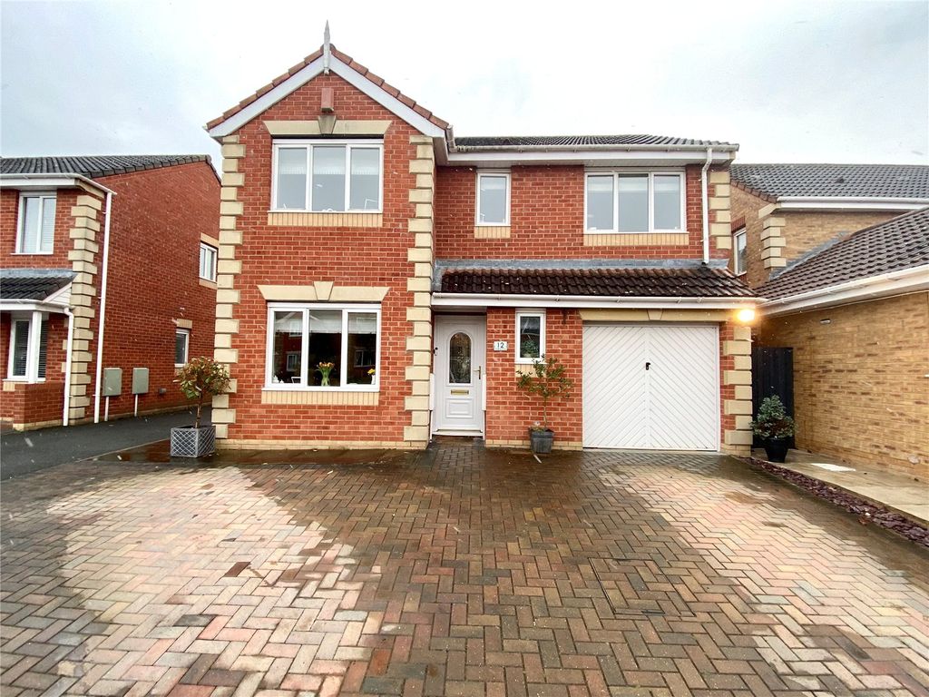 4 bed detached house for sale in Chalice Close, Muxton, Telford