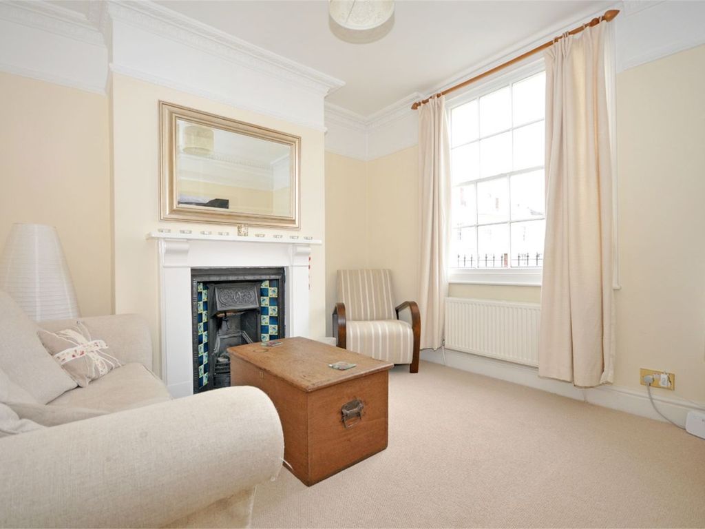 2 bed terraced house to rent in Painswick Road, Cheltenham GL50, £1,550