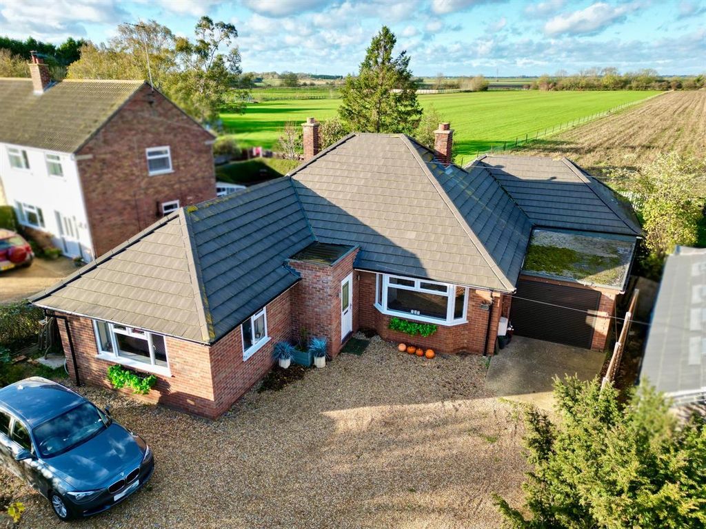 3 bed detached bungalow for sale in Coates Road, Coates, Whittlesey