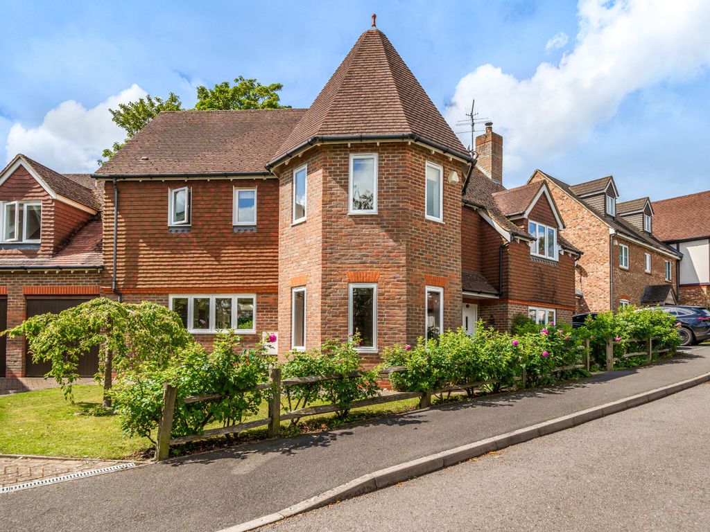 5 bed detached house for sale in Walhatch Close, Forest Row, East Sussex RH18, £960,000 Zoopla
