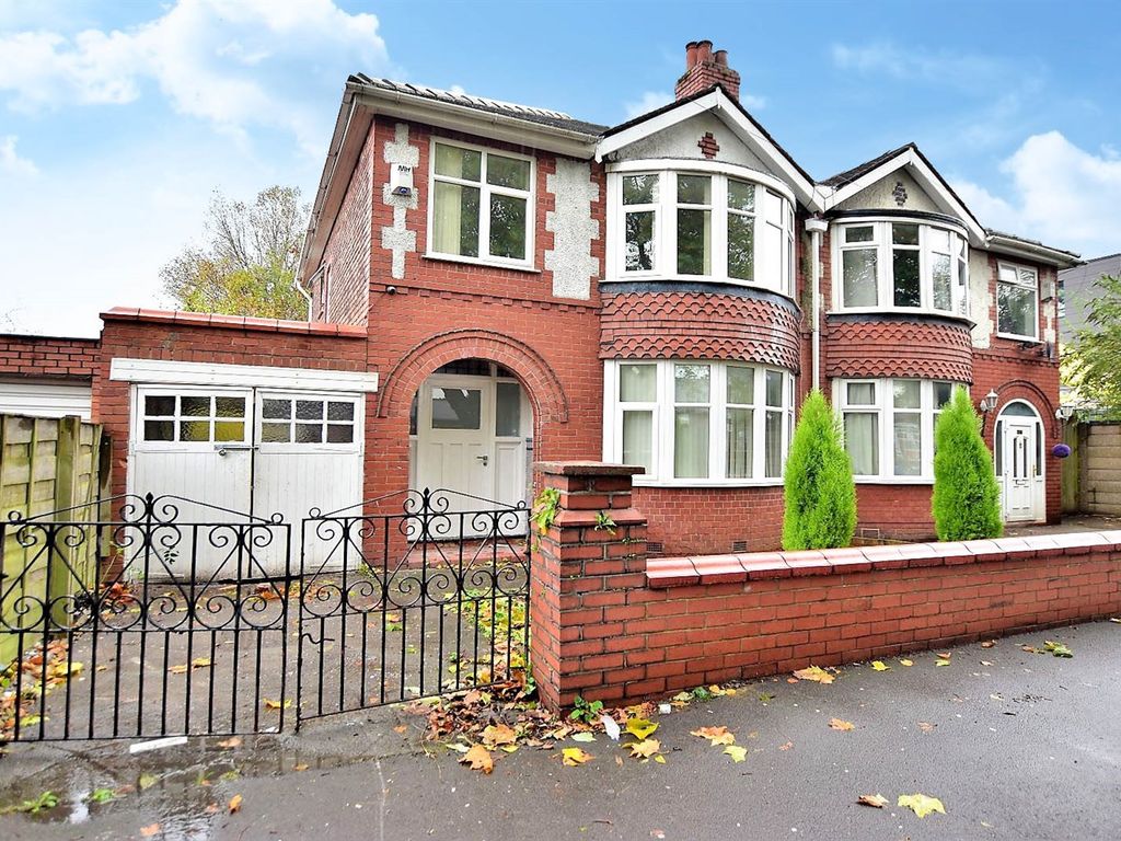 3 bed semidetached house for sale in Lytham Road, Manchester M14, £