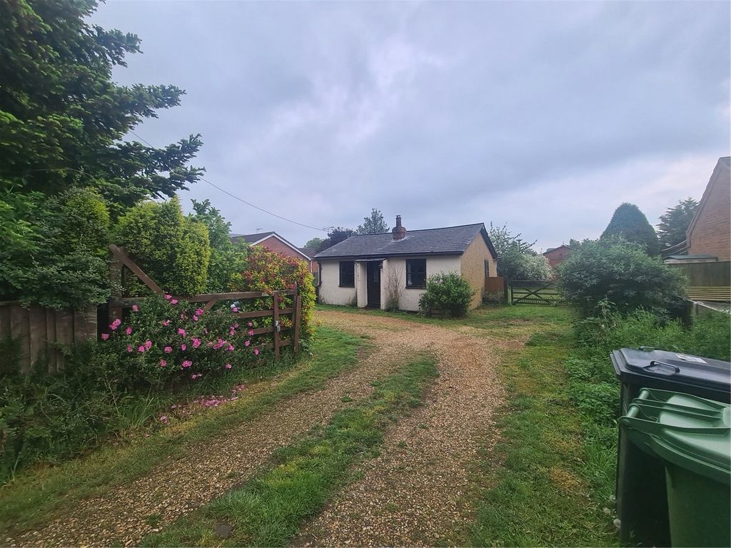 2 bed bungalow for sale in The Drove, Barroway Drove, Downham Market