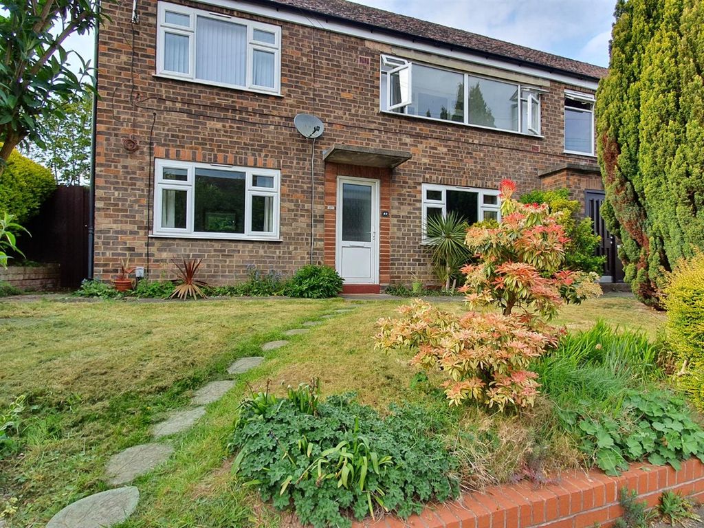 2 bed flat to rent in Oakenfield, Lichfield WS13 Zoopla