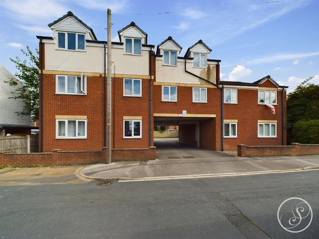 2 bed flat for sale in Briggs Row, Featherstone, Pontefract WF7, £
